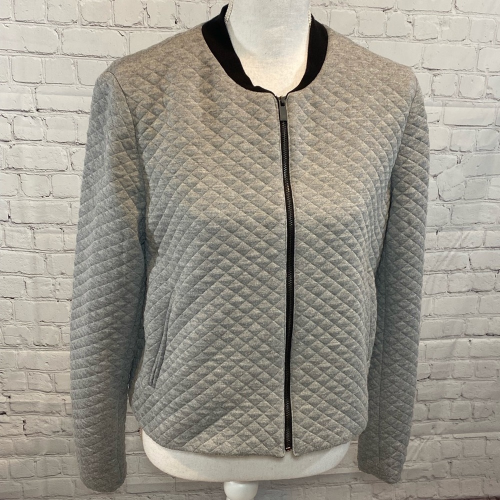 EMMA & OLIVIA women's medium gray quilted bomber jacket w/ black collar
